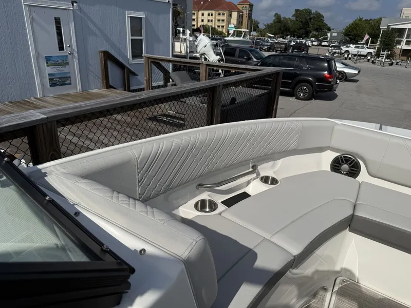 Slide: The Image of Sea Ray SDX 250 Outboard 2026 - 15