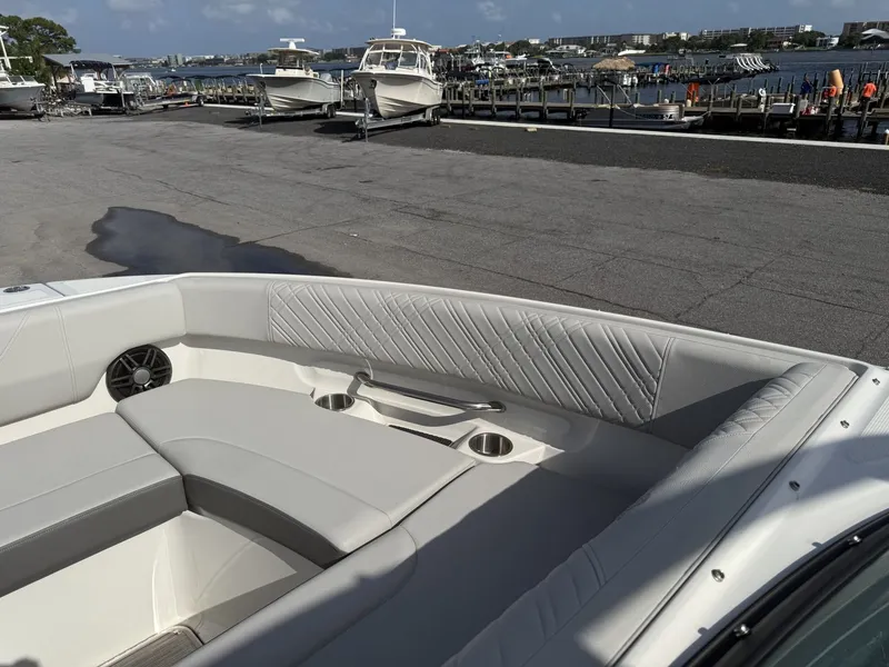 Slide: The Image of Sea Ray SDX 250 Outboard 2026 - 14