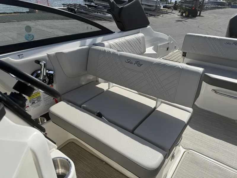 Slide: The Image of Sea Ray SDX 250 Outboard 2026 - 9