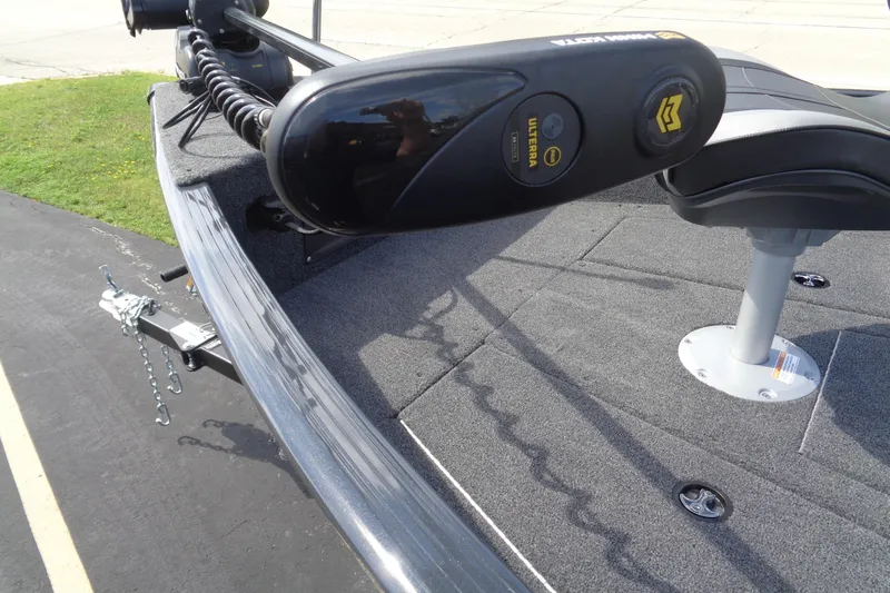 Slide: The Image of 2025 Lund 1675 Adventure SS boat deck with trolling motor and seat. - 13