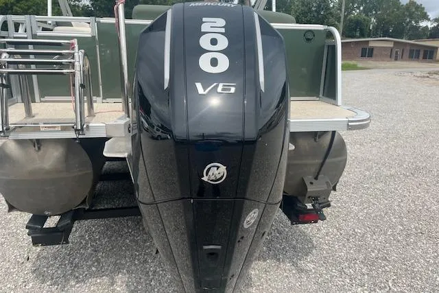 Slide: The Image of 2024 Avalon Platinum LSZ 2385 Elite with Mercury 200 V6 outboard engine. - 3