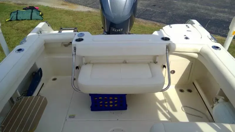 Slide: The Image of Grady-White FREEDOM 255 2017 - 13