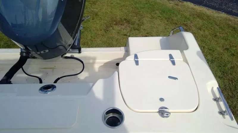 Slide: The Image of Grady-White FREEDOM 255 2017 - 16