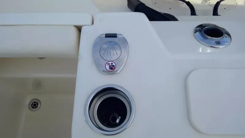 Slide: The Image of Grady-White FREEDOM 255 2017 - 18