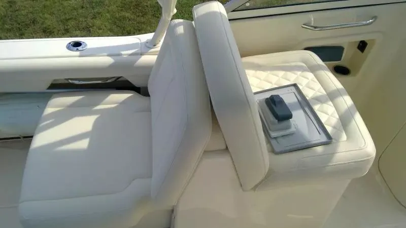 Slide: The Image of Grady-White FREEDOM 255 2017 - 21