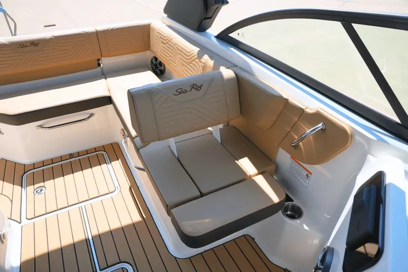 Slide: The Image of Sea Ray SDX 230 Surf 2026 - 10