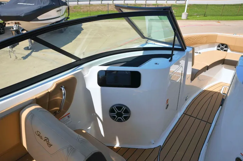 Slide: The Image of Sea Ray SDX 230 Surf 2026 - 17