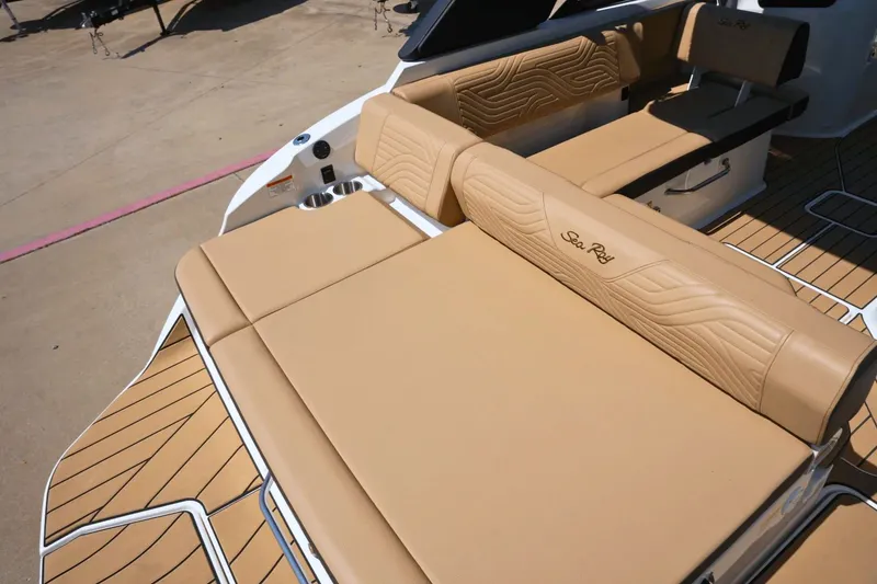 Slide: The Image of Sea Ray SDX 230 Surf 2026 - 4
