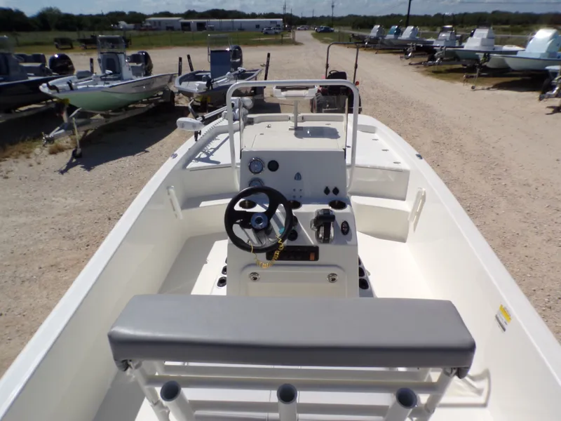 Slide: The Image of Mako Pro Skiff 19 CC 2023 - 17