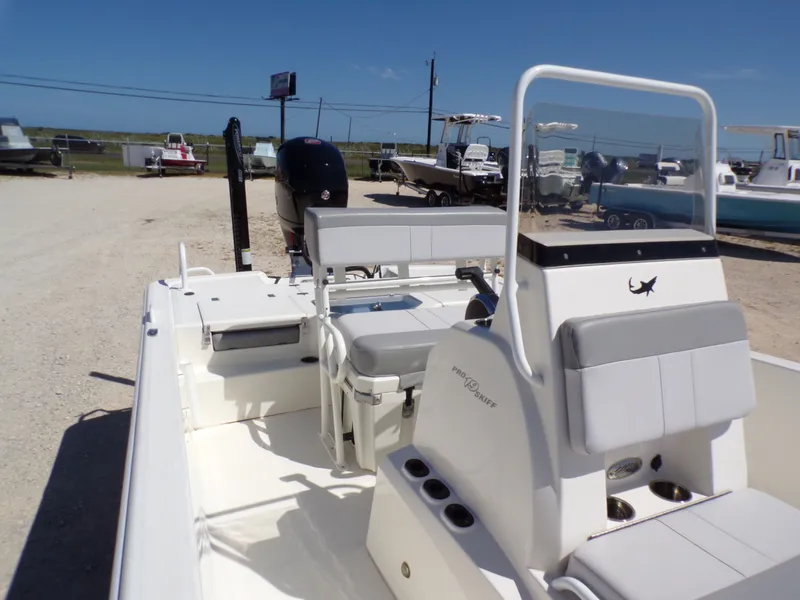 Slide: The Image of Mako Pro Skiff 19 CC 2023 - 20