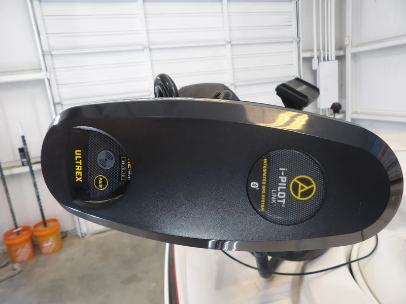 Slide: The Image of Tahoe 215XI 2015 - 14