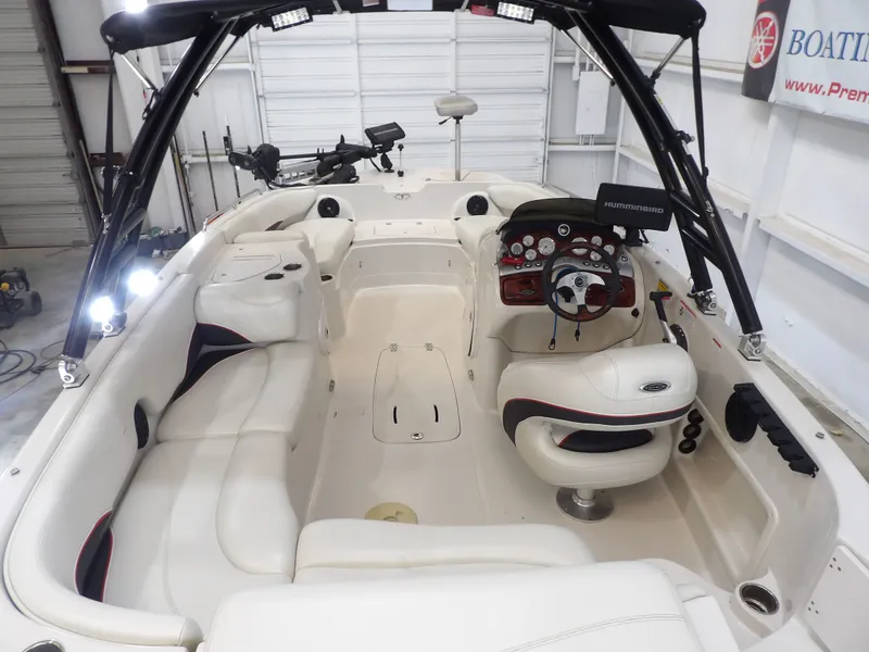 Slide: The Image of Tahoe 215XI 2015 - 32