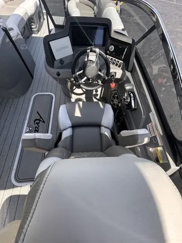 Slide: The Image of Avalon Excalibur Elite Windshield 25 FT 2023 - 12