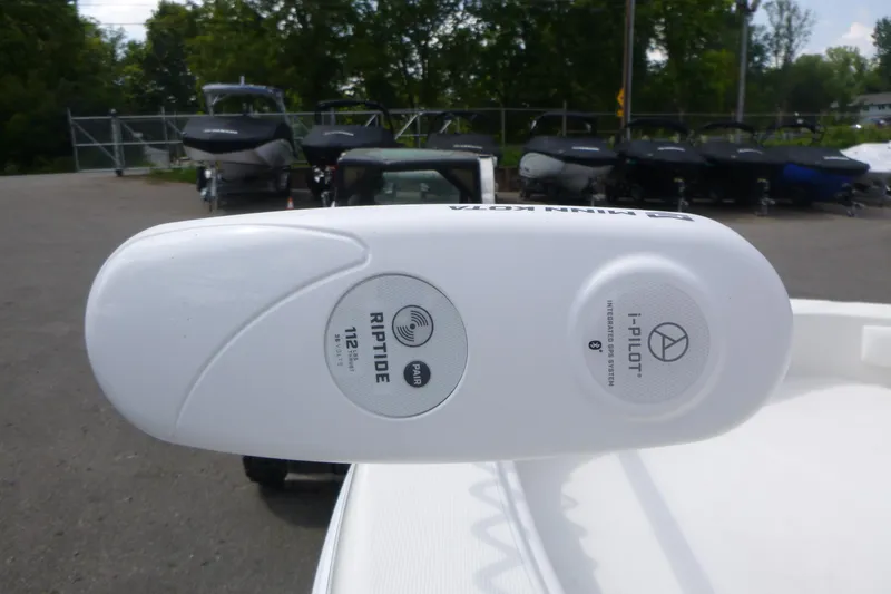 Slide: The Image of 2024 Ranger 2660 Bay boat with Minn Kota Riptide trolling motor, i-Pilot system. - 7