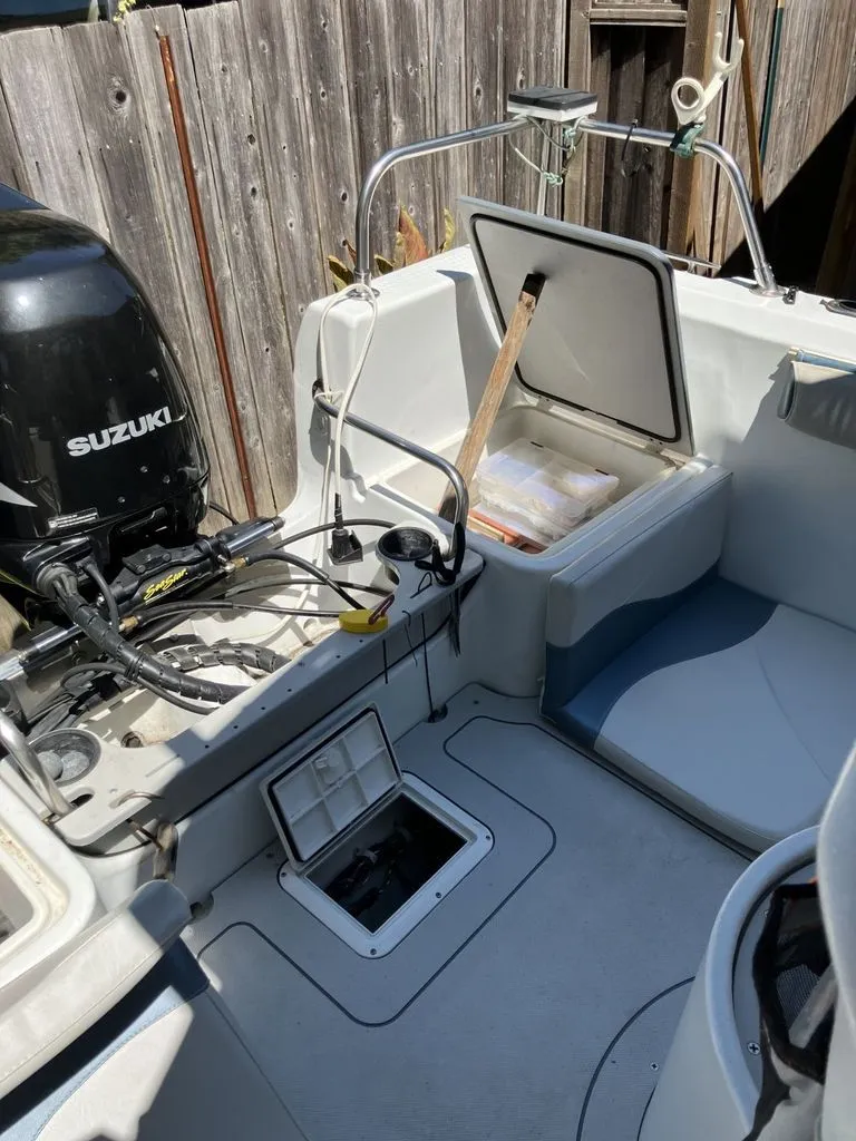 Slide: The Image of Triumph 210 CC 2005 - 5