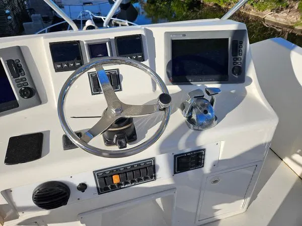 Slide: The Image of Hatteras 39 Convertible 1995 - 11