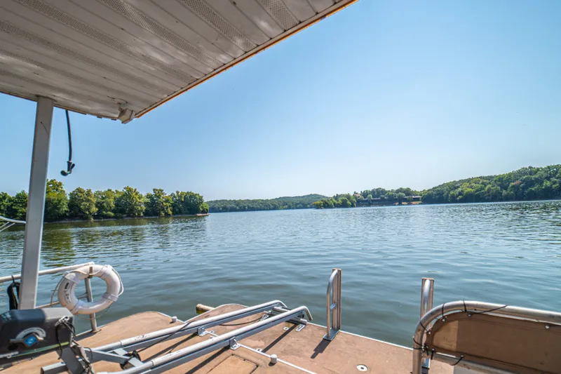 Slide: The Image of Sharpe 75' Houseboat 2001 - 15