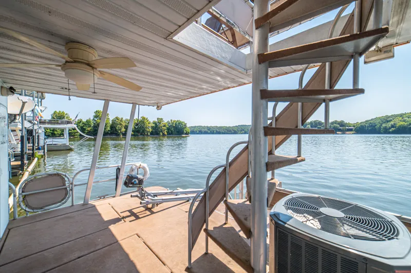 Slide: The Image of Sharpe 75' Houseboat 2001 - 16