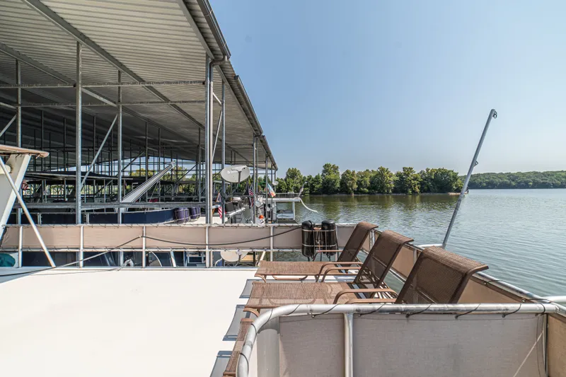 Slide: The Image of Sharpe 75' Houseboat 2001 - 33