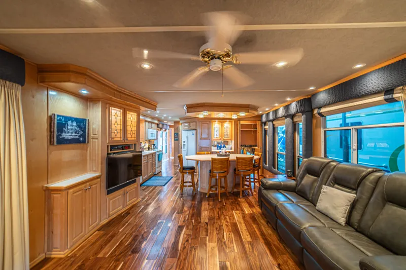 Slide: The Image of Sharpe 75' Houseboat 2001 - 40