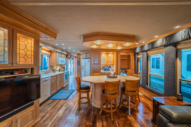 Slide: The Image of Sharpe 75' Houseboat 2001 - 42