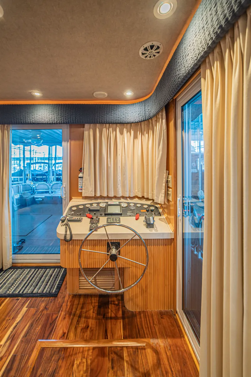 Slide: The Image of Sharpe 75' Houseboat 2001 - 52