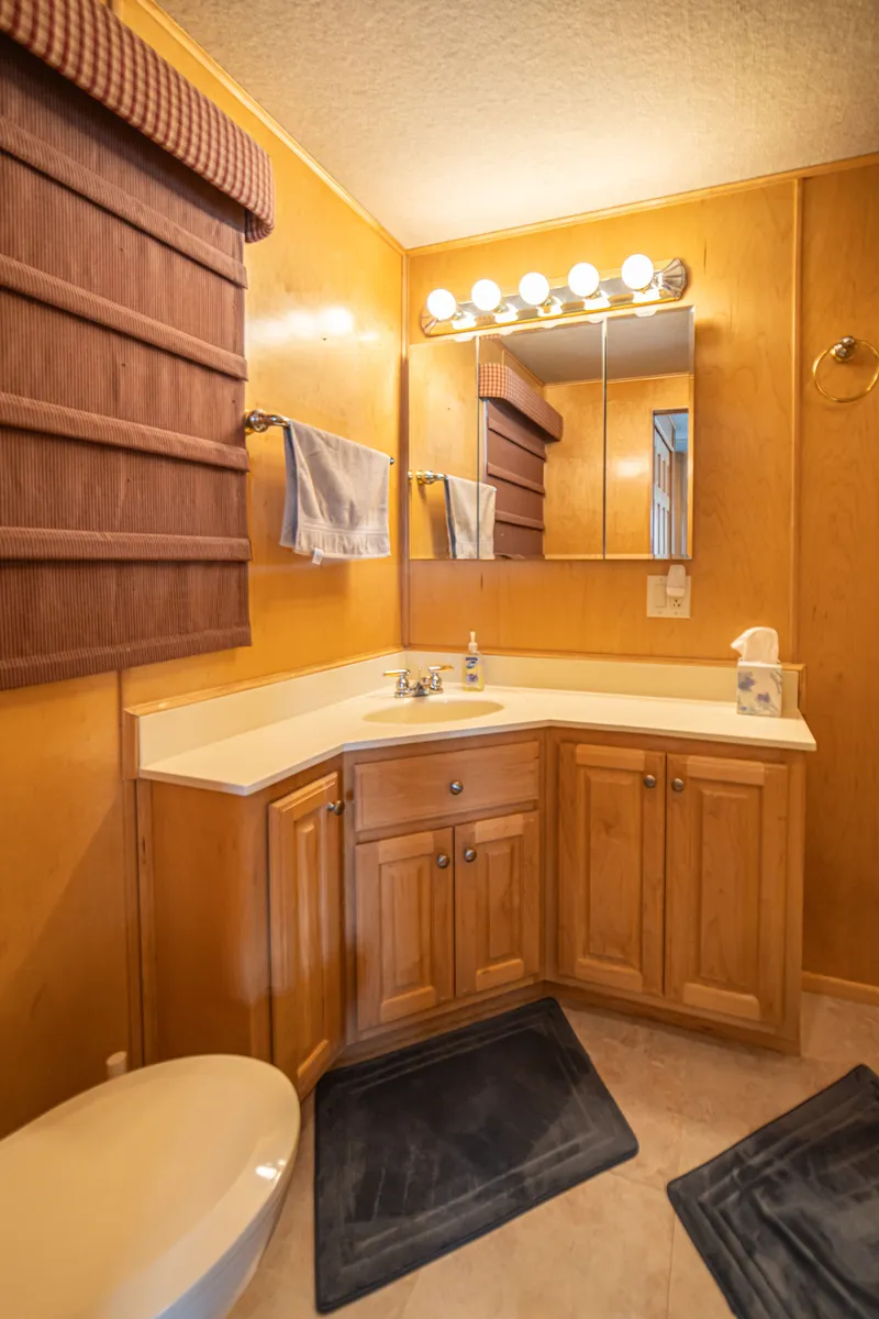 Slide: The Image of Sharpe 75' Houseboat 2001 - 71