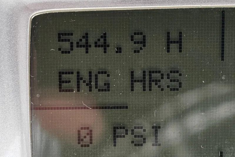 Slide: The Image of Display showing 544.9 engine hours and 0 PSI on 2007 Silverton 38 Sport Bridge. - 14