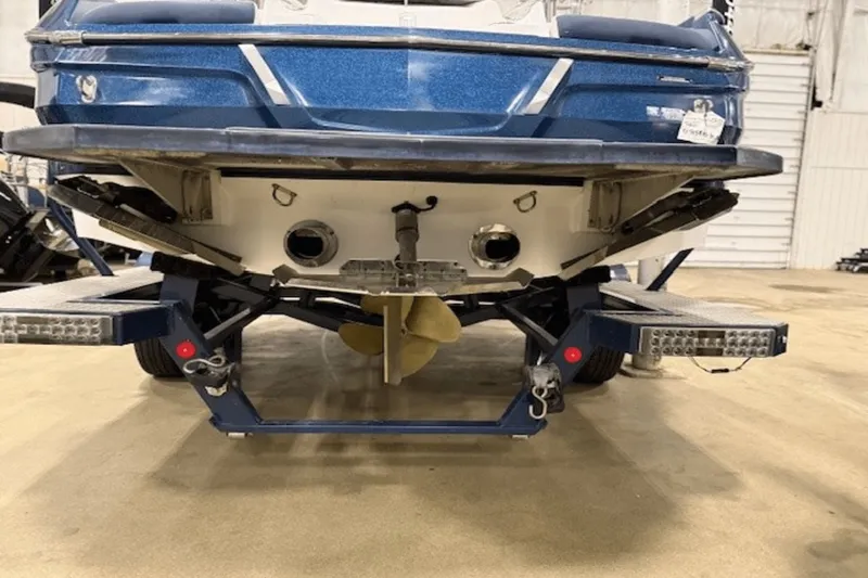 Slide: The Image of MasterCraft X22 2020 - 19