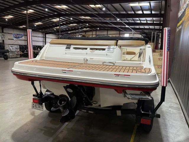 Slide: The Image of Bayliner VR5 Bowrider 2021 - 4