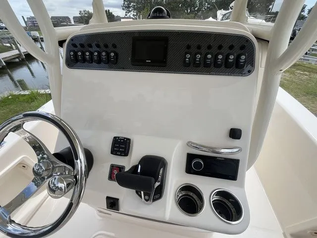 Slide: The Image of Grady-White 251 Coastal Explorer 2026 - 10