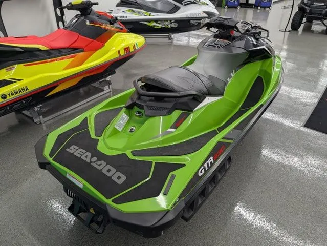 Slide: The Image of Sea-Doo GTR 2017 - 6