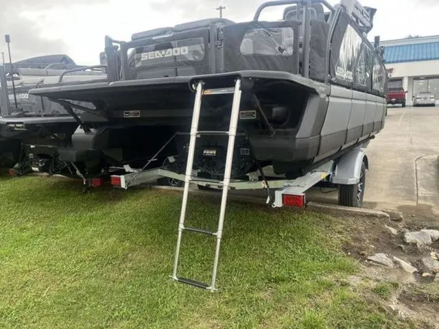 Slide: The Image of Sea-Doo Switch Fish 18 2025 - 5