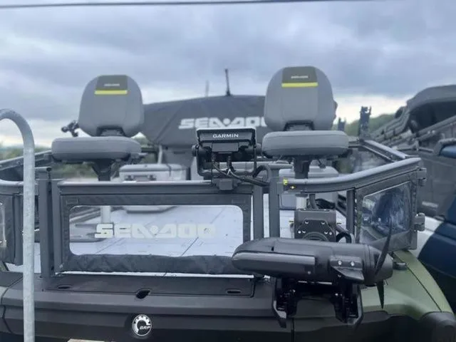 Slide: The Image of Sea-Doo Switch Fish 18 2025 - 6