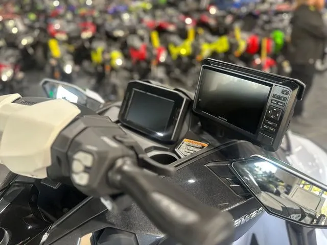 Slide: The Image of Kawasaki Ultra® 160LX-S Angler 2025 - 12