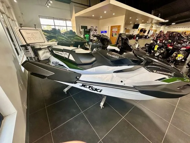 Slide: The Image of Kawasaki Ultra® 160LX-S Angler 2025 - 14