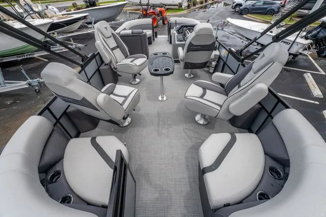 Slide: The Image of Viaggio X22Q Bi-Toon (27" Tubes) 2025 - 11