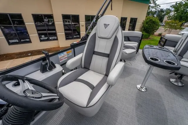 Slide: The Image of Viaggio X22Q Bi-Toon (27" Tubes) 2025 - 14