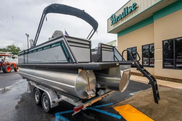 Slide: The Image of Viaggio X22Q Bi-Toon (27" Tubes) 2025 - 3