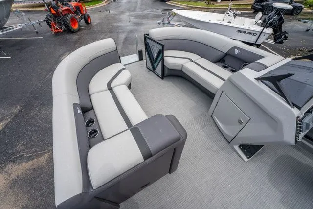 Slide: The Image of Viaggio X22Q Bi-Toon (27" Tubes) 2025 - 9