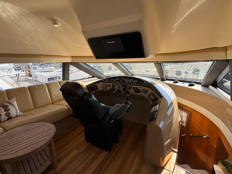 Slide: The Image of Carver 570 Voyager Pilothouse 2001 - 11