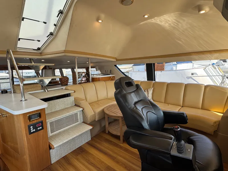 Slide: The Image of Carver 570 Voyager Pilothouse 2001 - 12