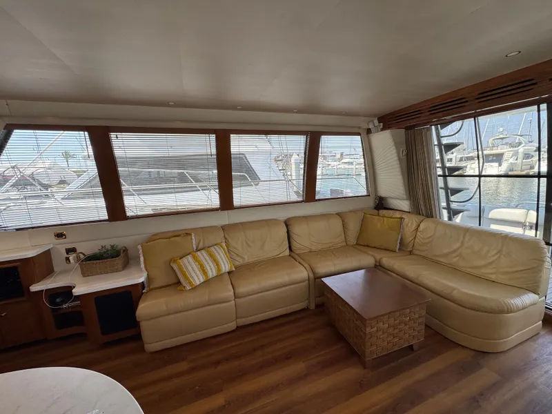 Slide: The Image of Carver 570 Voyager Pilothouse 2001 - 4