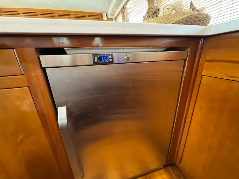 Slide: The Image of Carver Yachts 570 Voyager Pilothouse 2001 - 10