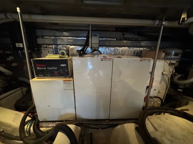 Slide: The Image of Carver Yachts 570 Voyager Pilothouse 2001 - 37