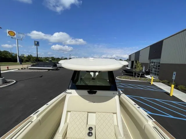 Slide: The Image of Chris-Craft Catalina 30 2024 - 14