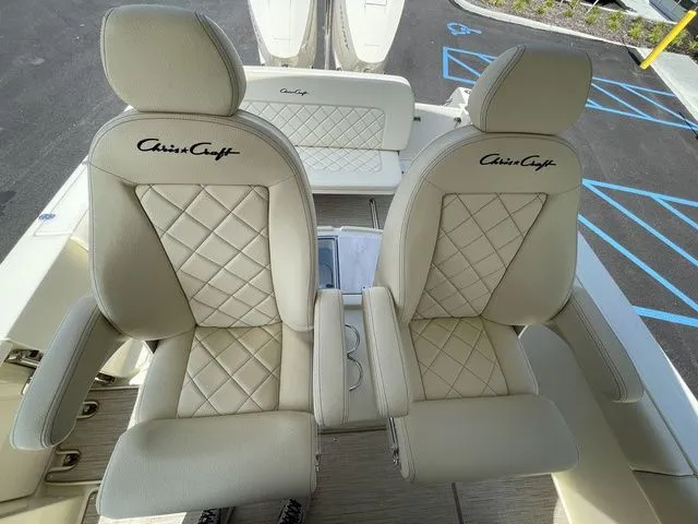 Slide: The Image of Chris-Craft Catalina 30 2024 - 24