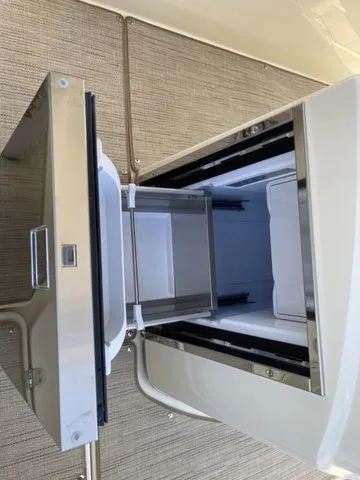 Slide: The Image of Chris-Craft Catalina 30 2024 - 26