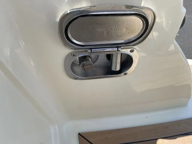 Slide: The Image of Chris-Craft Catalina 30 2024 - 27