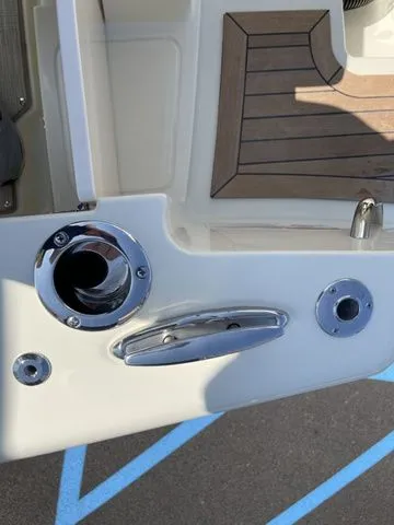 Slide: The Image of Chris-Craft Catalina 30 2024 - 29